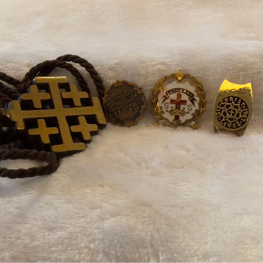 Lot of 4 Vintage Religious Accessories Terra Sancta Guild Lutheran Enamel